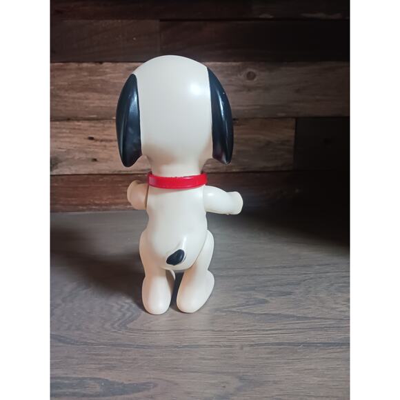 Vintage 1966 Peanuts Snoopy Poseable Vinyl Toy Figure - Picture 3 of 8